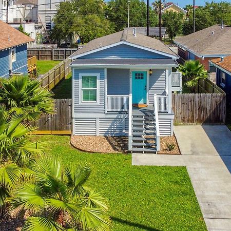 The Breezy Bungalow Galveston Exterior photo