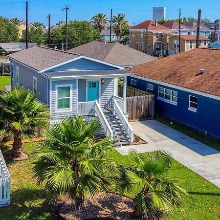 The Breezy Bungalow Galveston Exterior photo