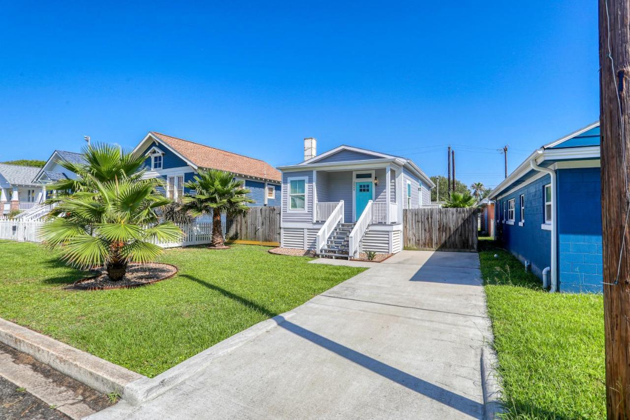 The Breezy Bungalow Galveston Exterior photo