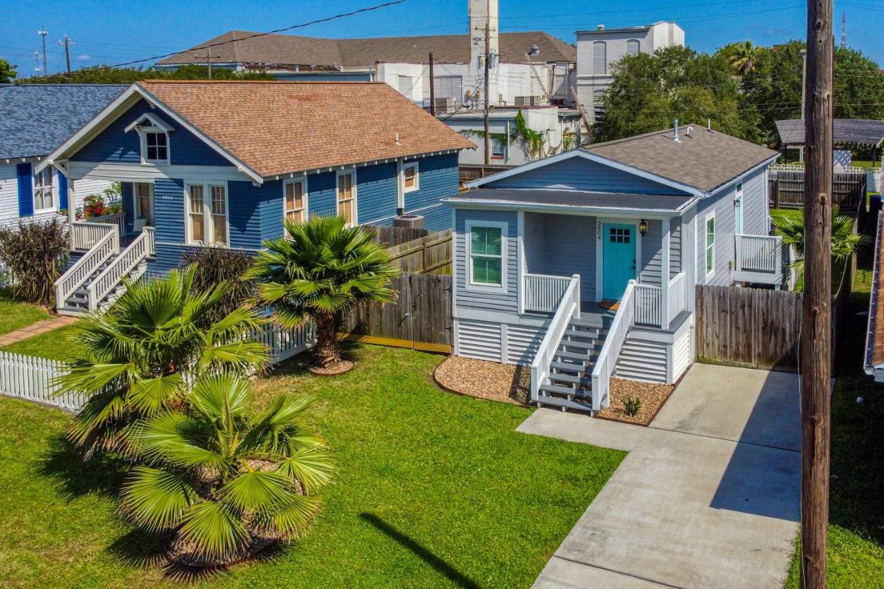 The Breezy Bungalow Galveston Exterior photo