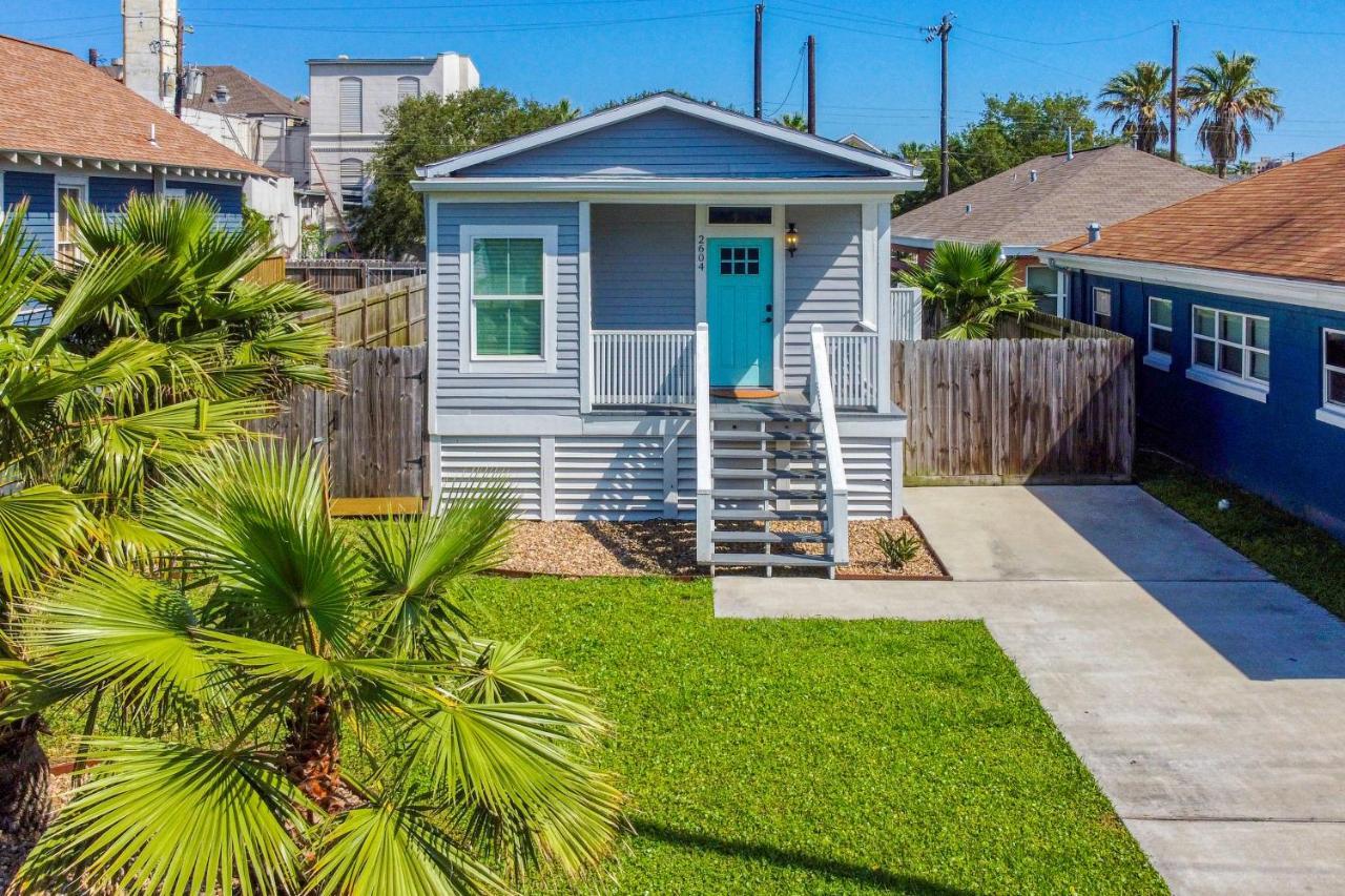 The Breezy Bungalow Galveston Exterior photo