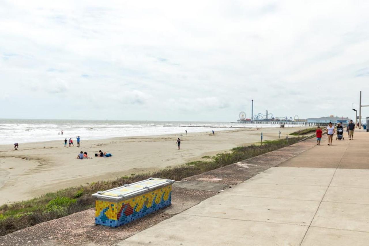 The Breezy Bungalow Galveston Exterior photo