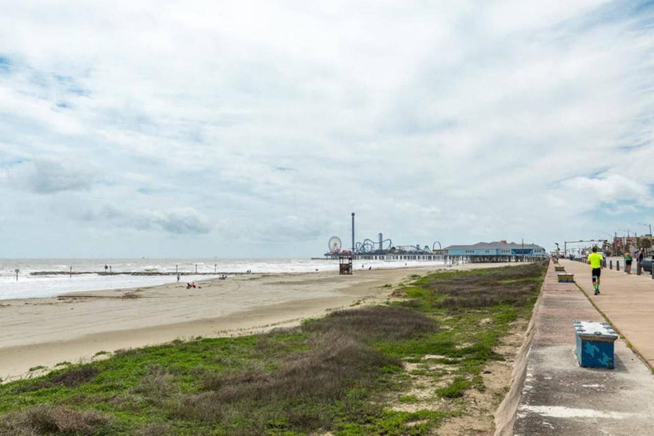 The Breezy Bungalow Galveston Exterior photo